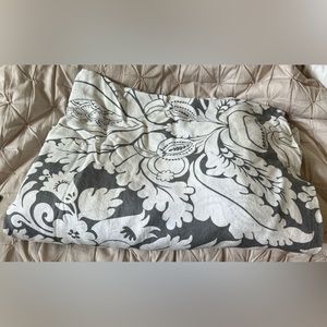 Almost New: Pottery Barn Bedding Set (King)